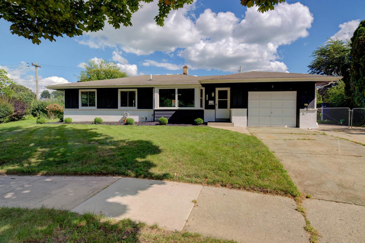 1429 Empire Ct - Photo 1