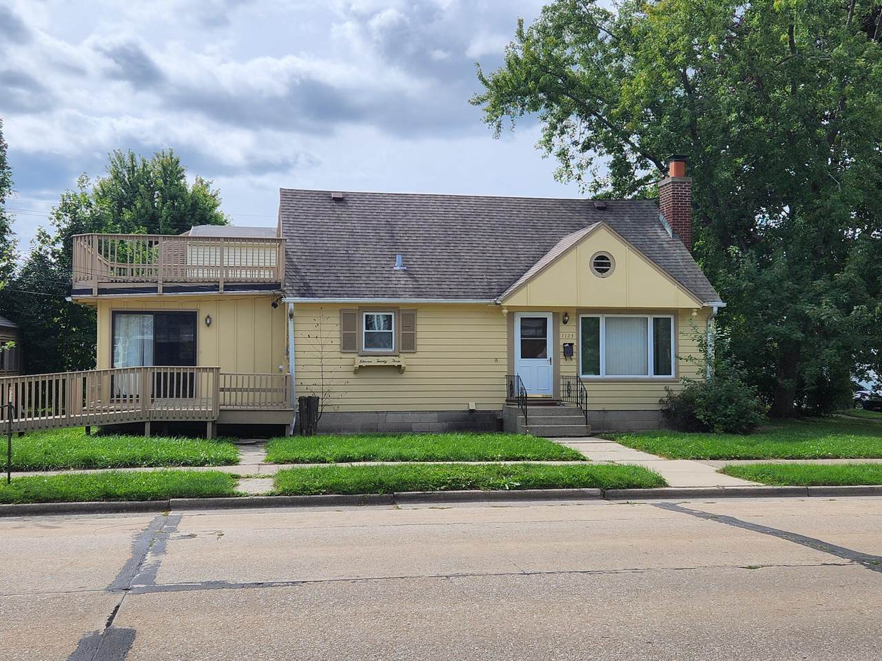 1123 Melvin Ave - Photo 1