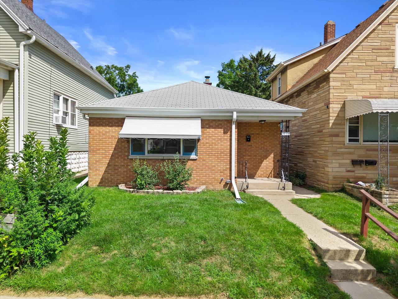 3948 Underwood Ave - Photo 1