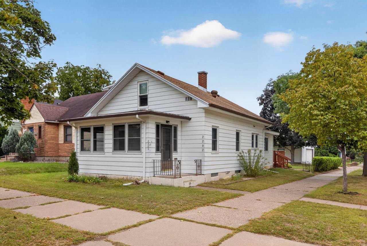 2202 Winnebago St - Photo 1