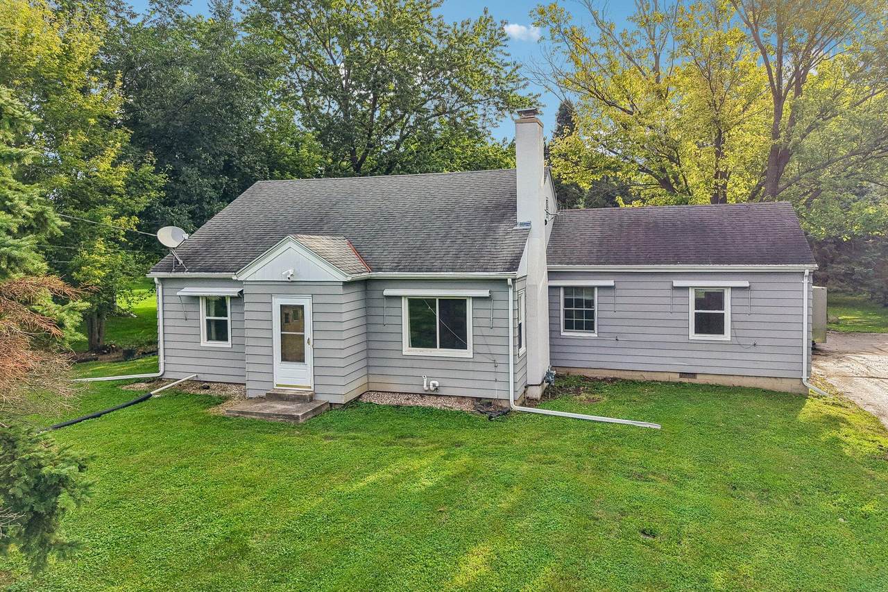 W279N1666 Prospect Ave - Photo 1