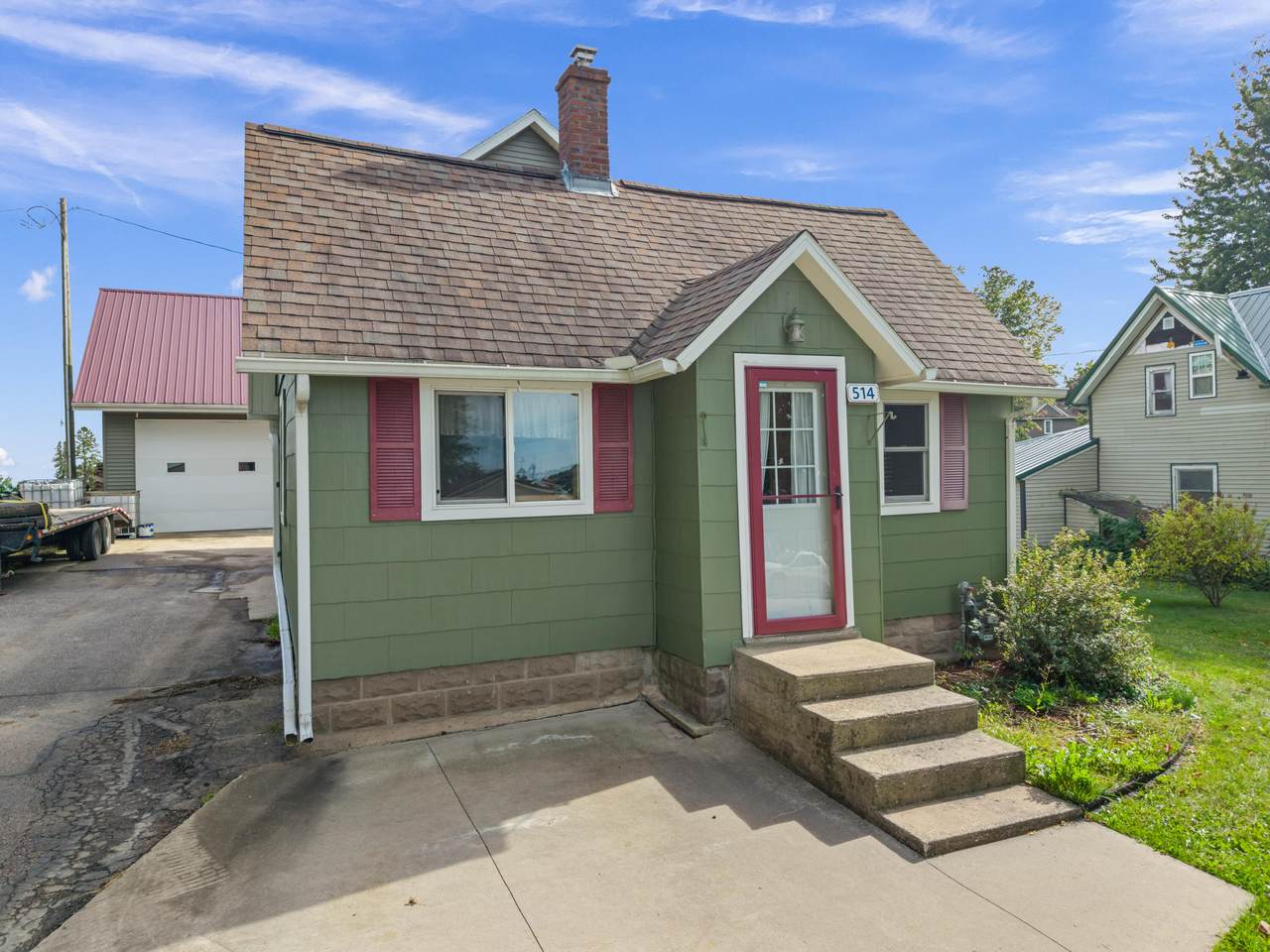 514 Maple Dr - Photo 1