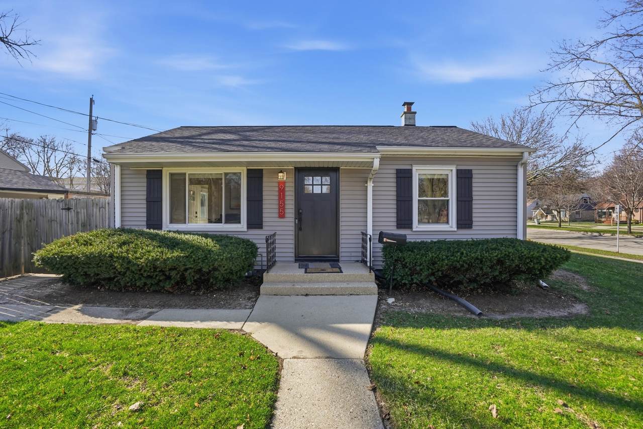 9155 Park Hill Ave - Photo 1