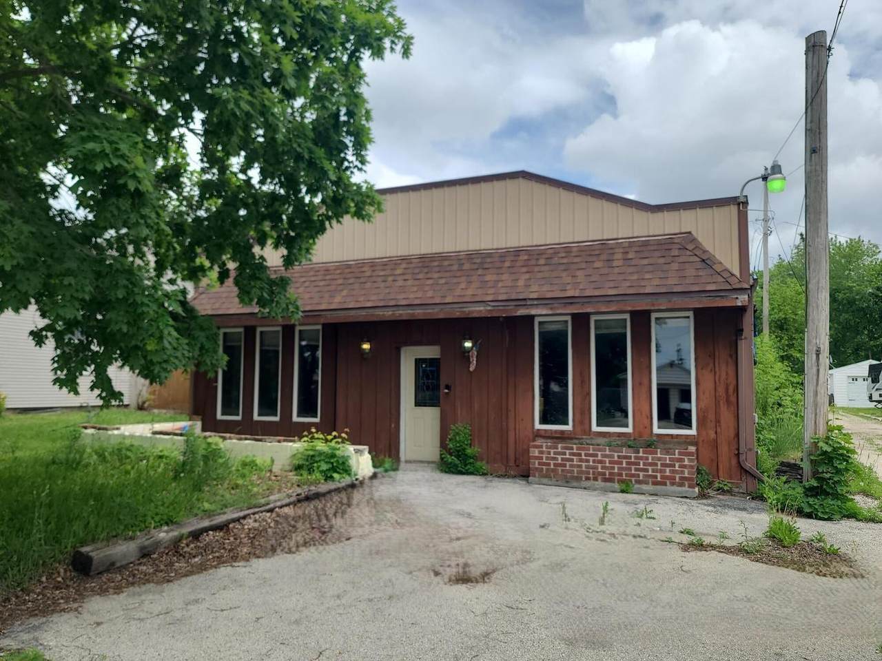 227 Harmon St - Photo 1