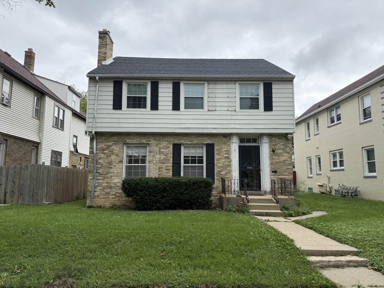 3140 42nd Pl - Photo 1
