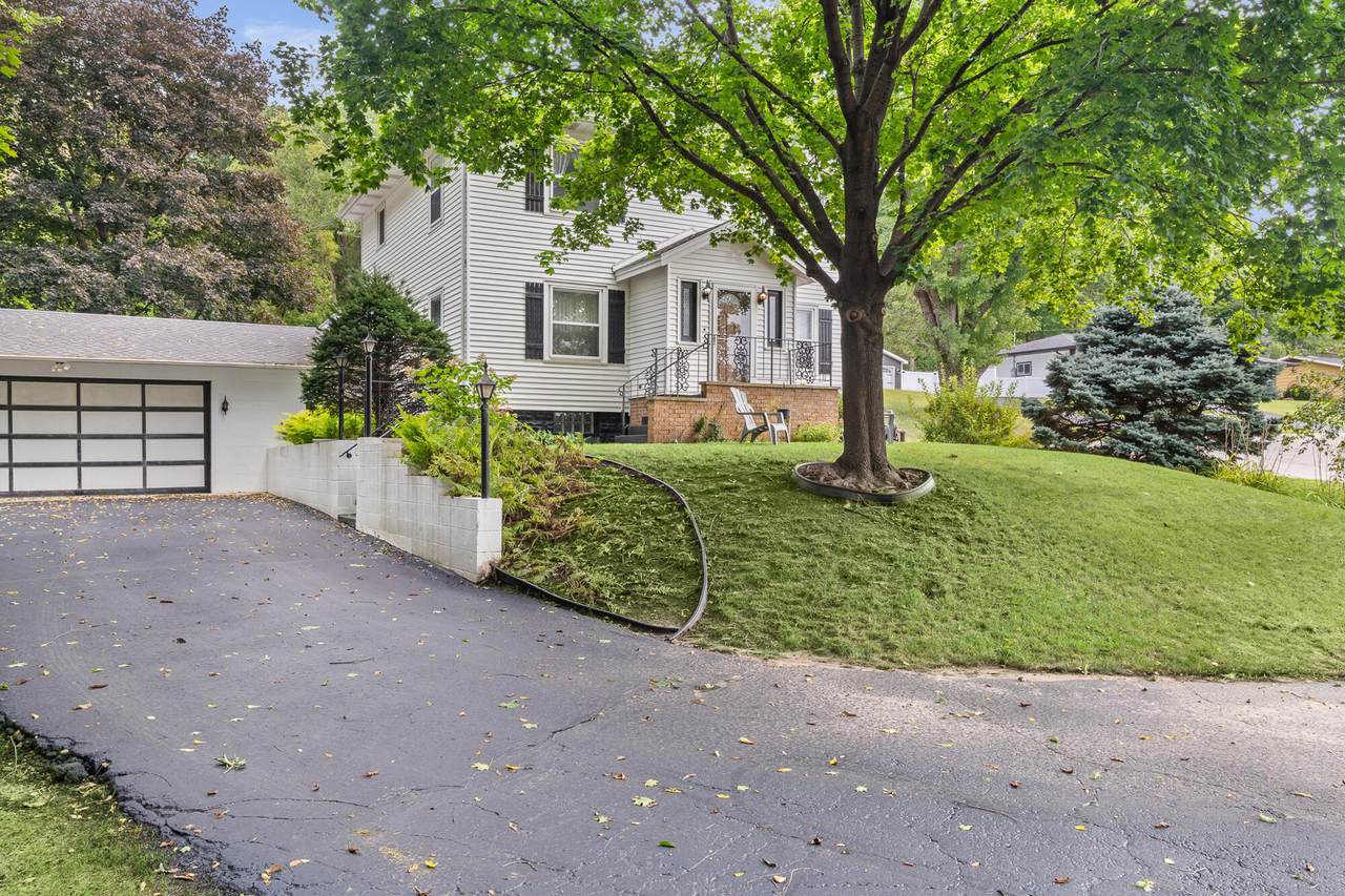 858 Vista Ct - Photo 1