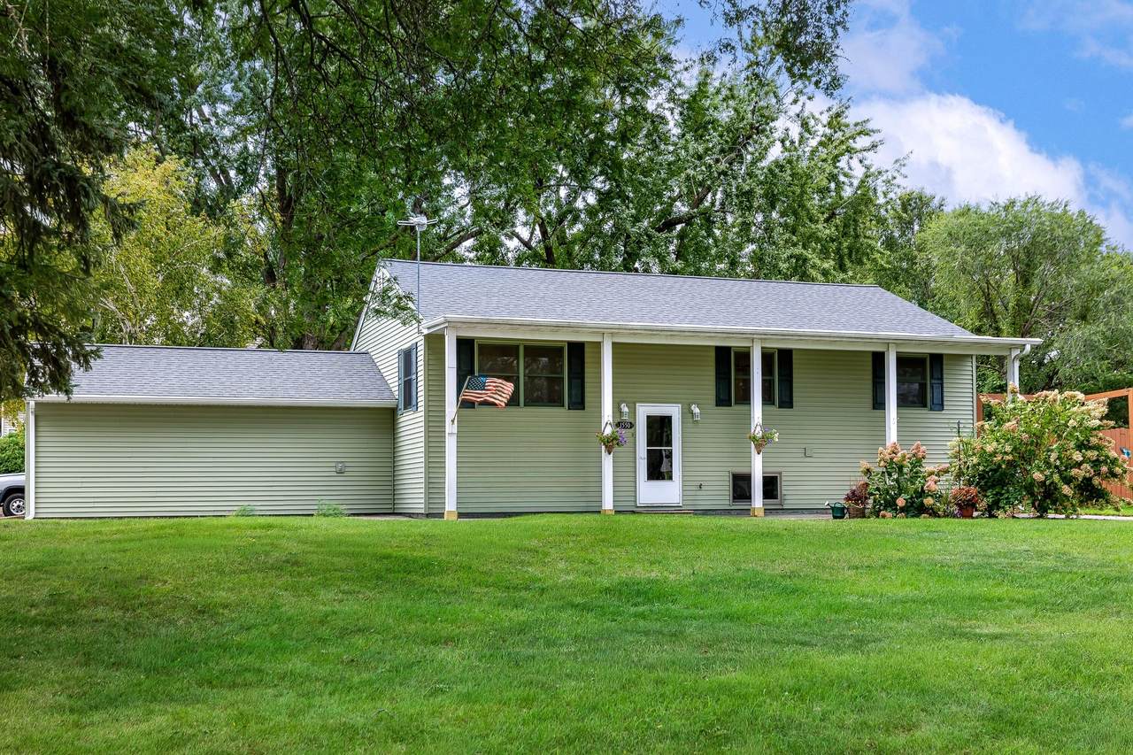 1550 Main St - Photo 1
