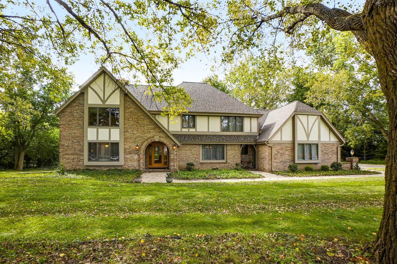 N26W30851 Golf Hills Dr - Photo 1