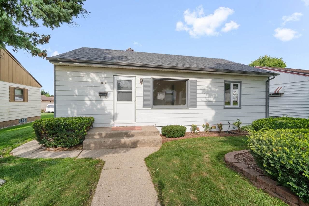 3211 68th St - Photo 1