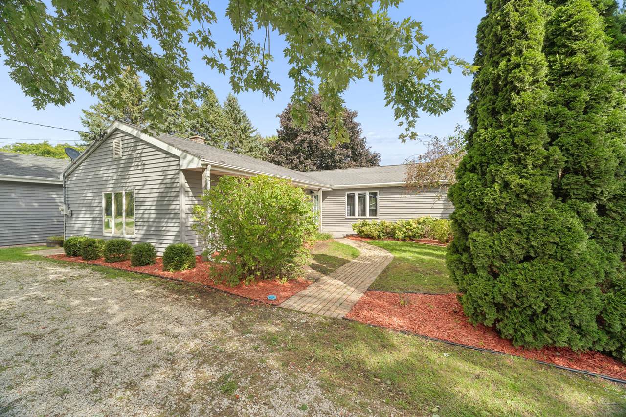 N7869 Lakeshore Dr - Photo 1