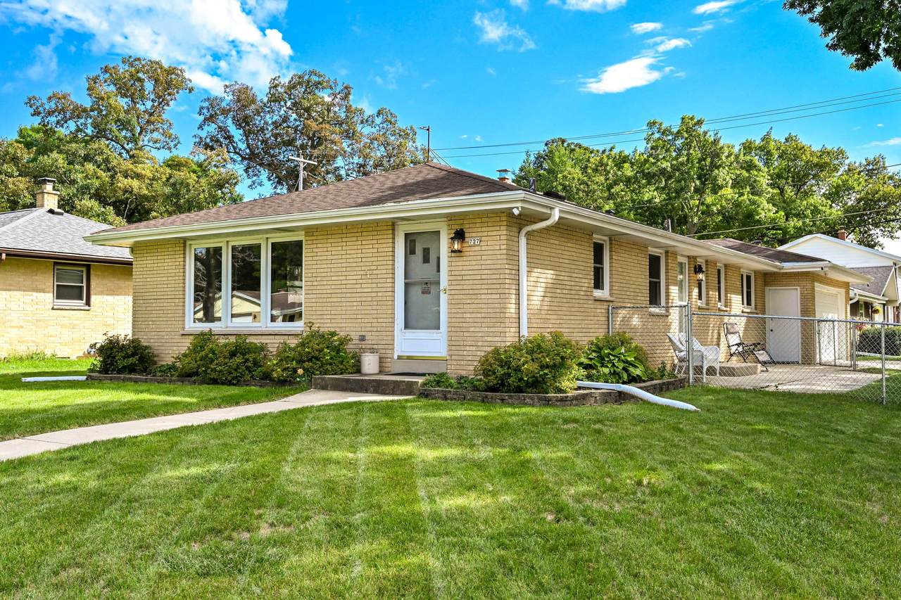 727 Abbott Ave - Photo 1