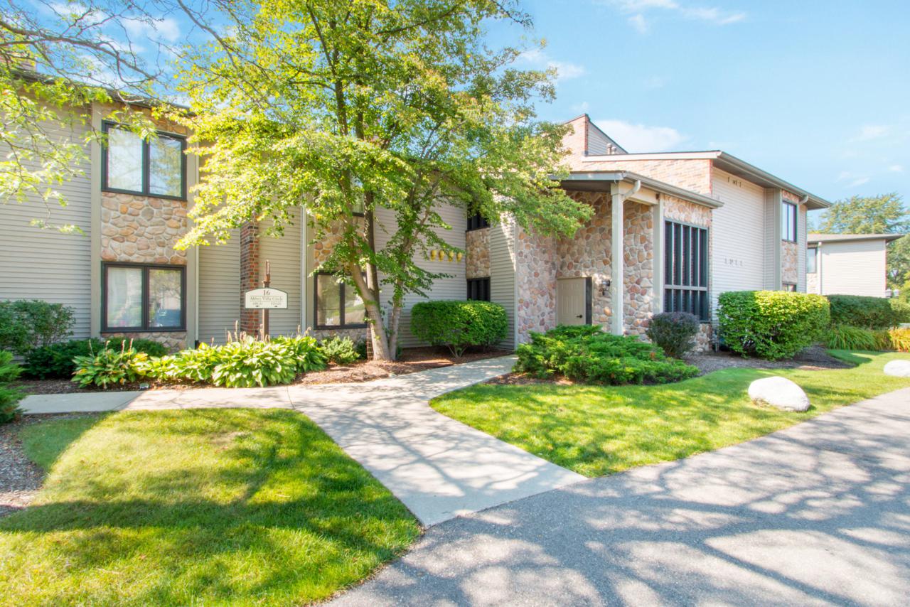16 Abbey Villa Cir - Photo 1