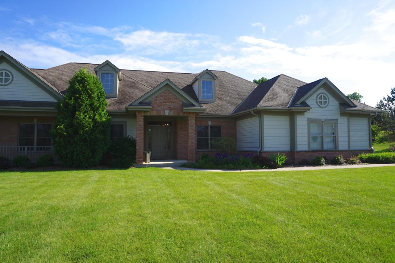 7755 Kings Crossing Way - Photo 1
