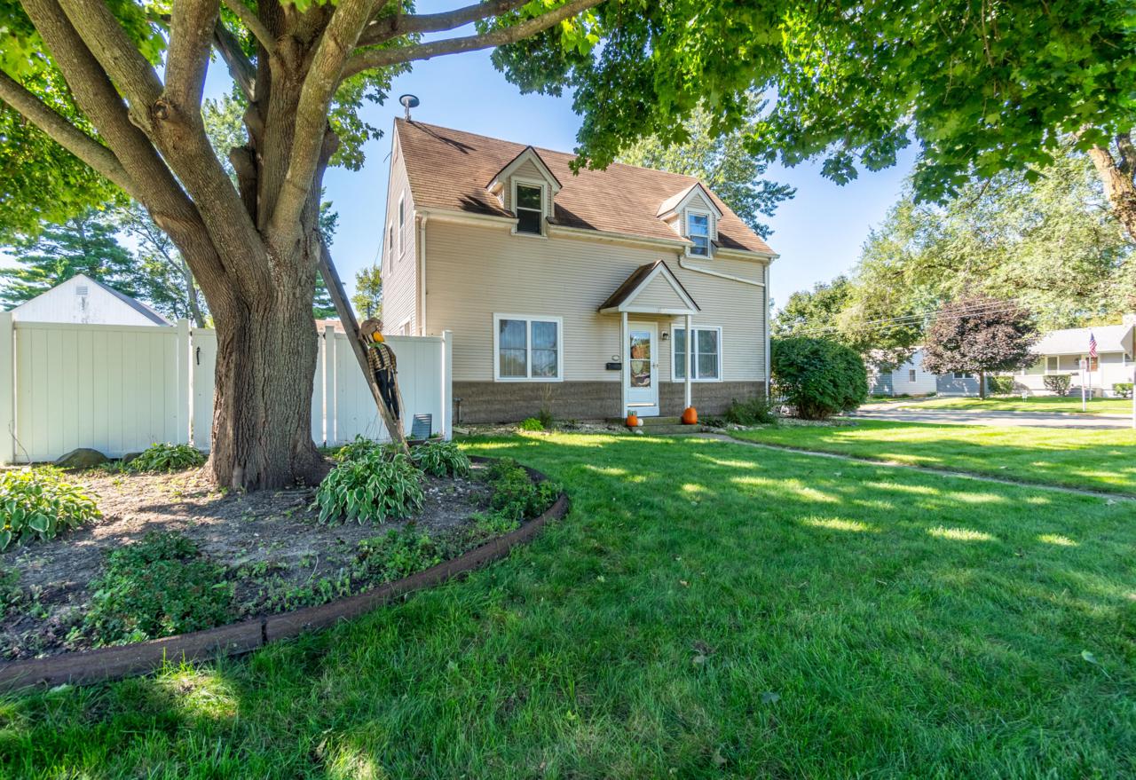 103 Elm St - Photo 1