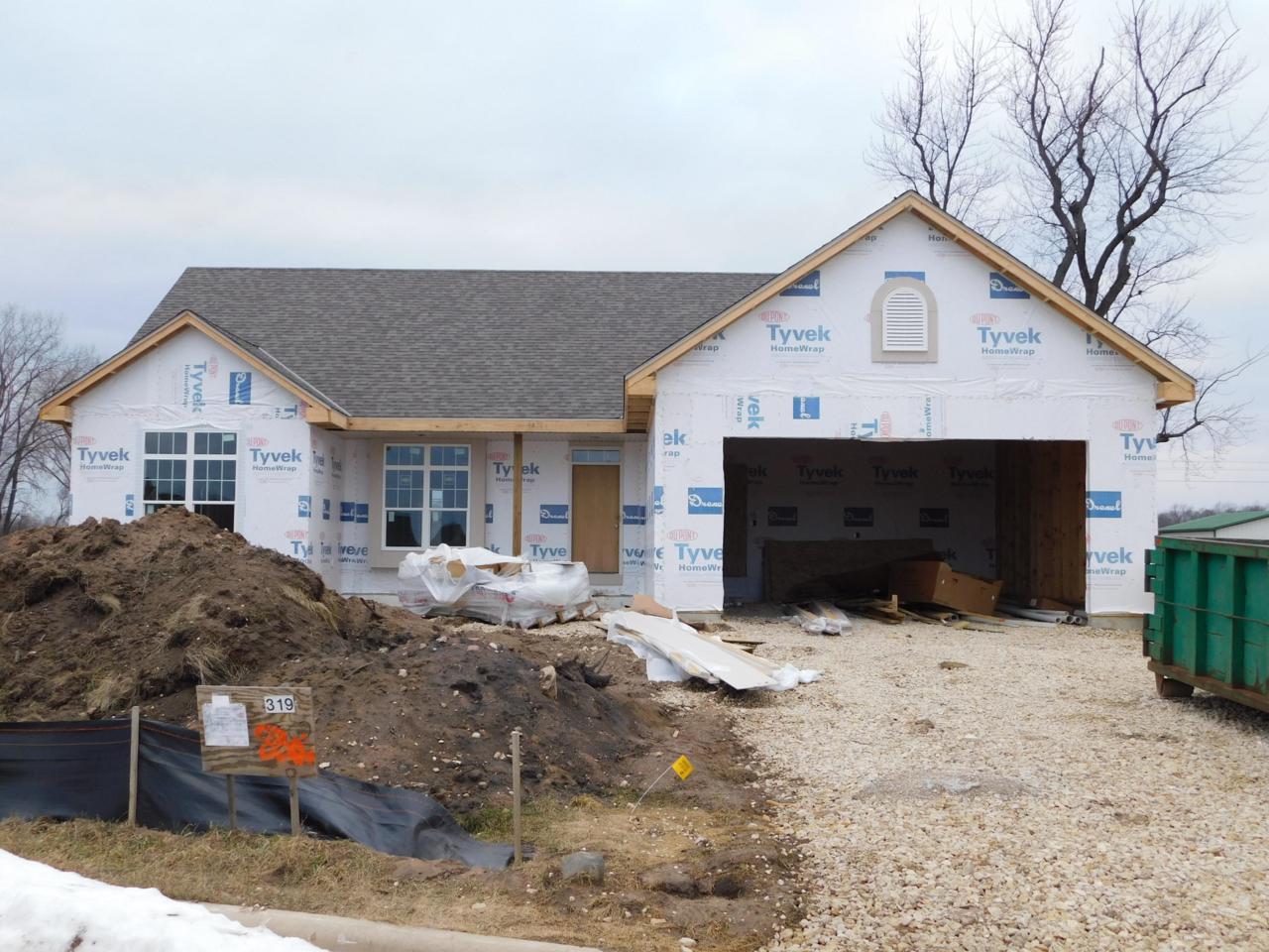 319 Log Cabin Ln - Photo 1