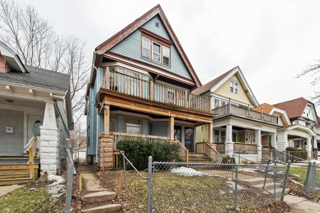3253 28th St - Photo 1
