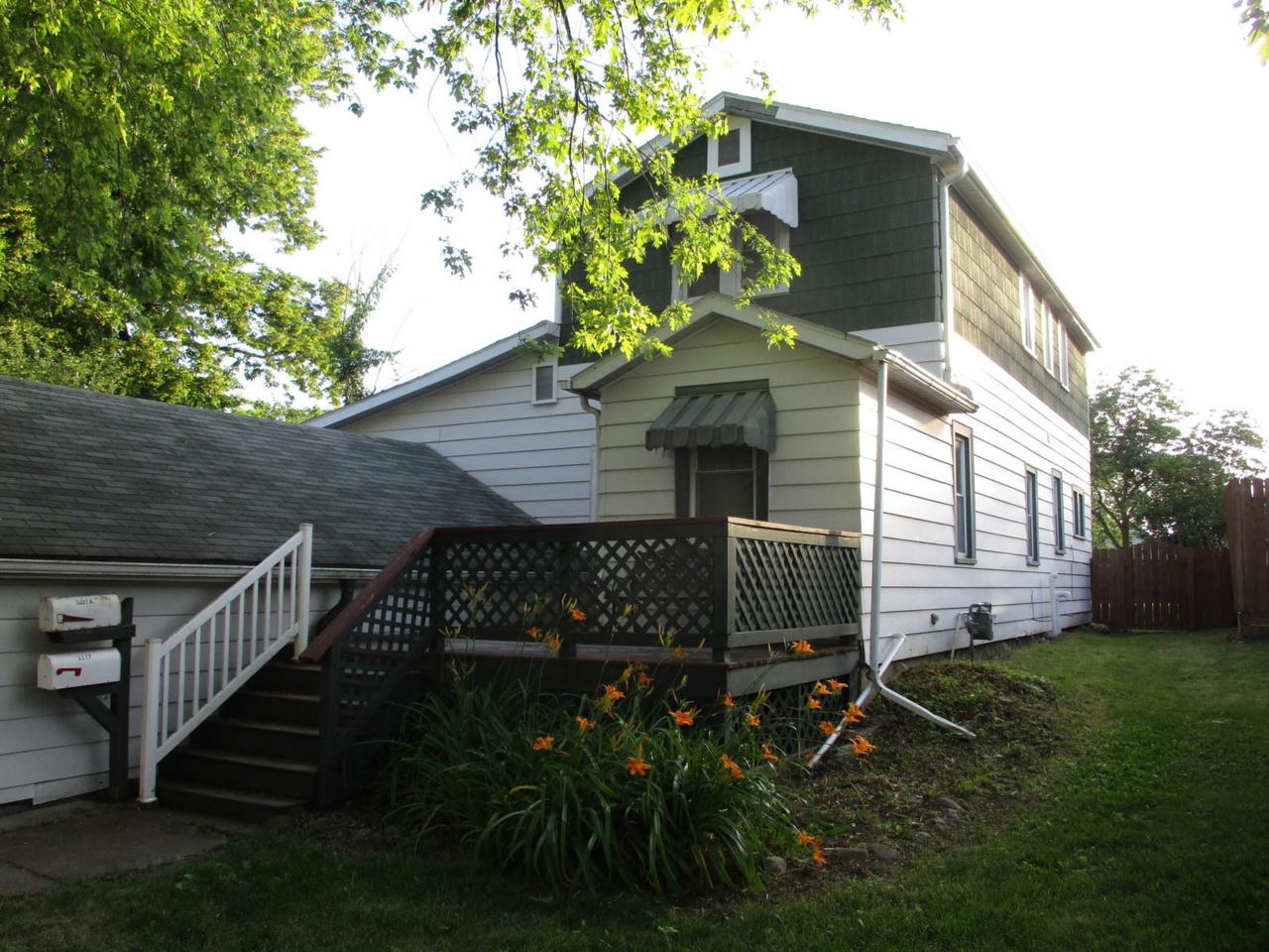 1137 100th St - Photo 1
