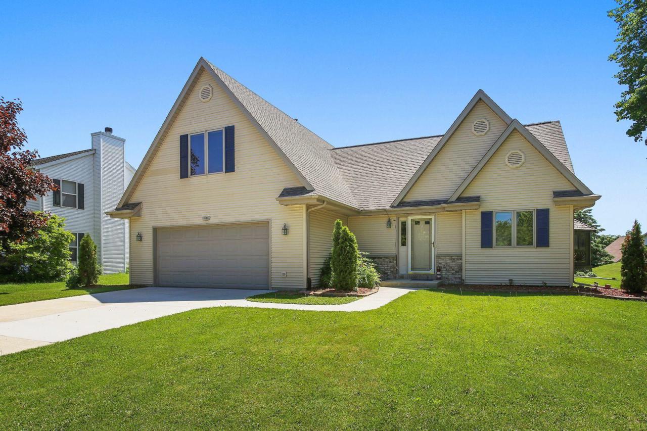 1003 Auburn Rd - Photo 1