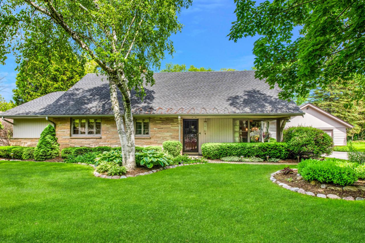 8900 Tennyson Dr - Photo 1