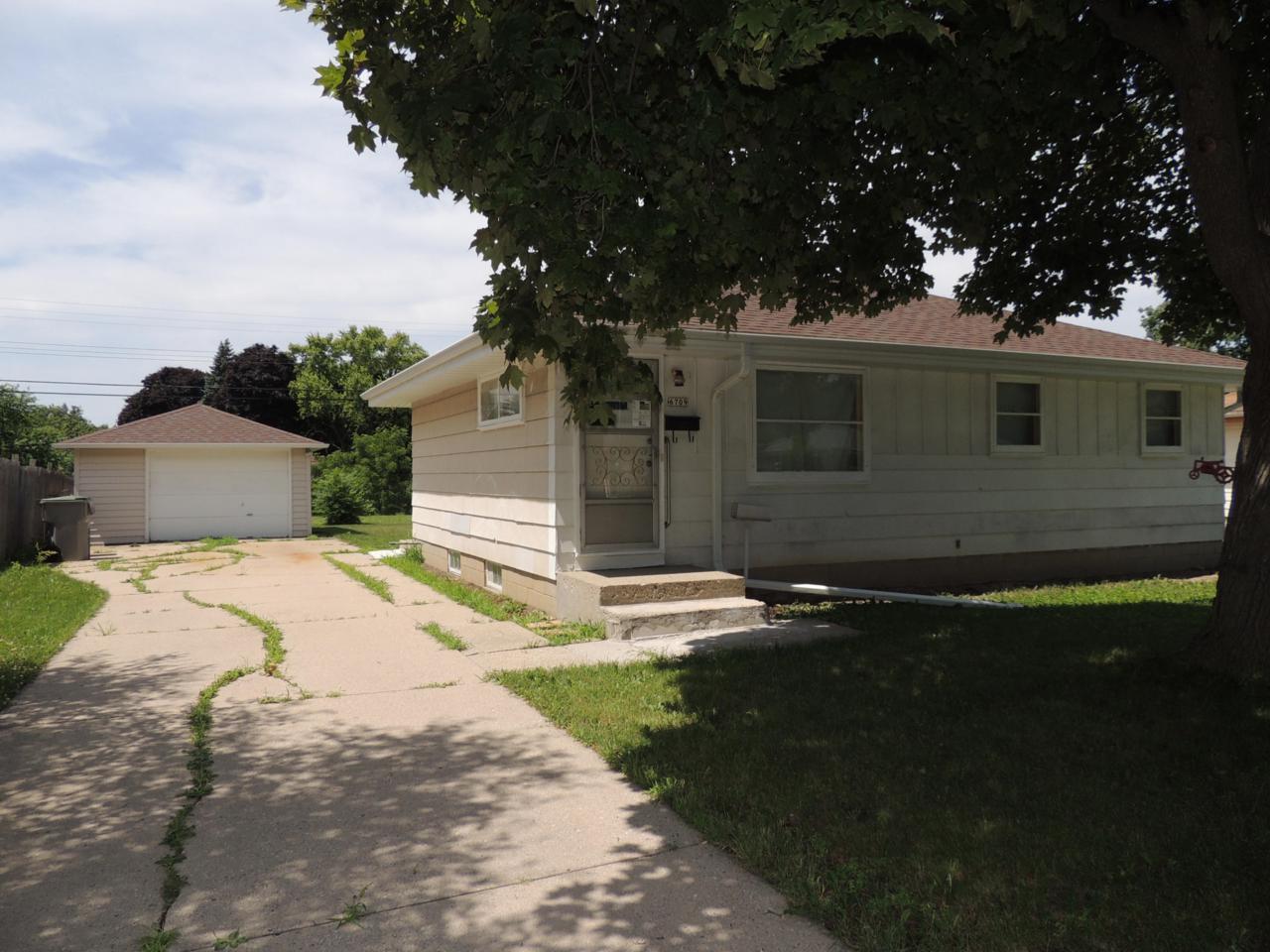 6709 84th St - Photo 1