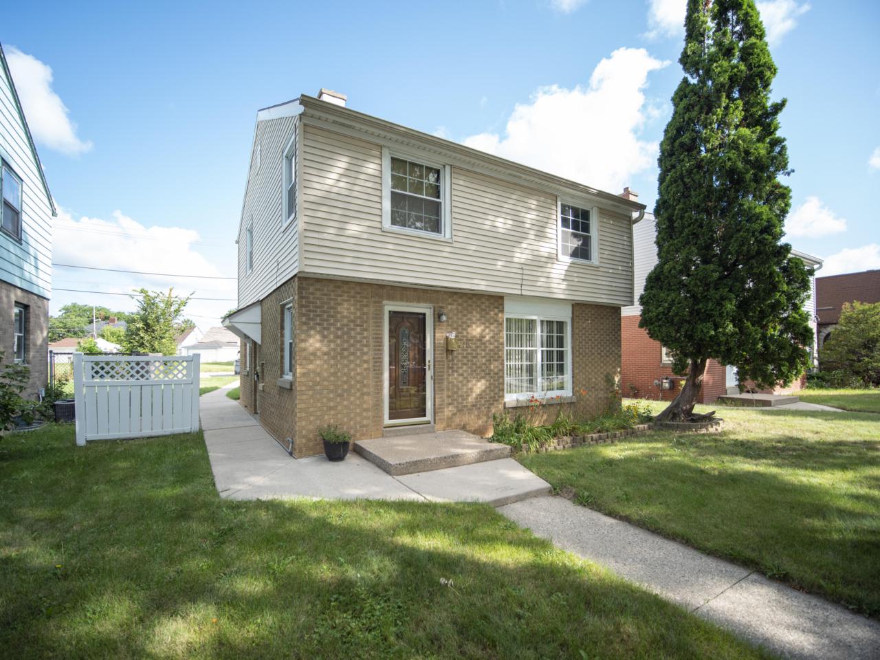 2300 Roosevelt Dr - Photo 1