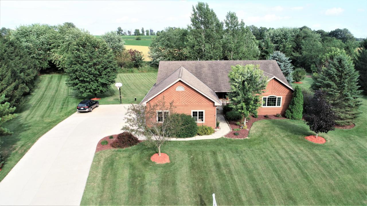 5636 Woodcrest Dr - Photo 1