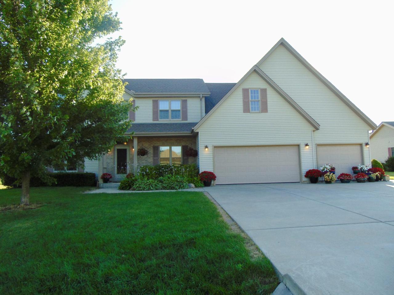8851 Clover Cir - Photo 1
