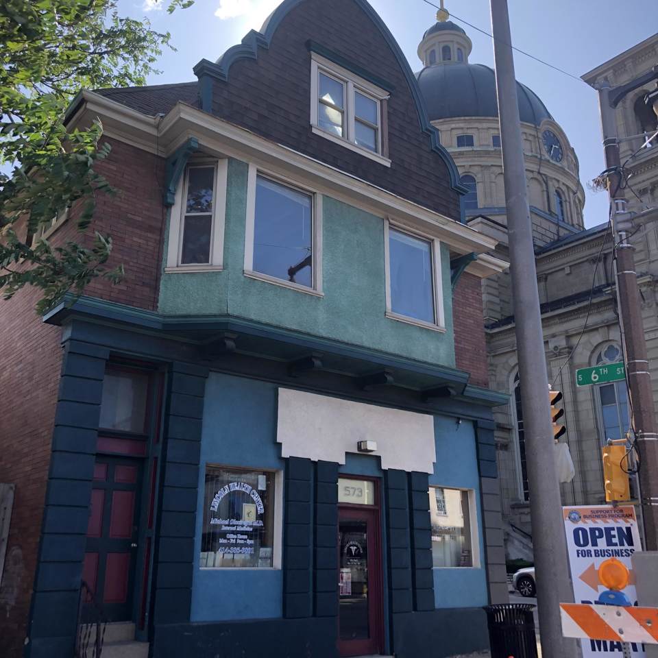 565 Lincoln Ave - Photo 1