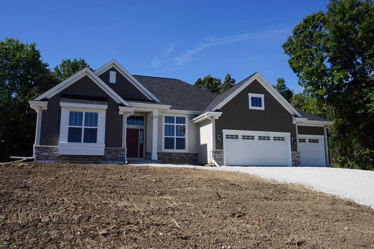 3016 Oakcrest Dr - Photo 1