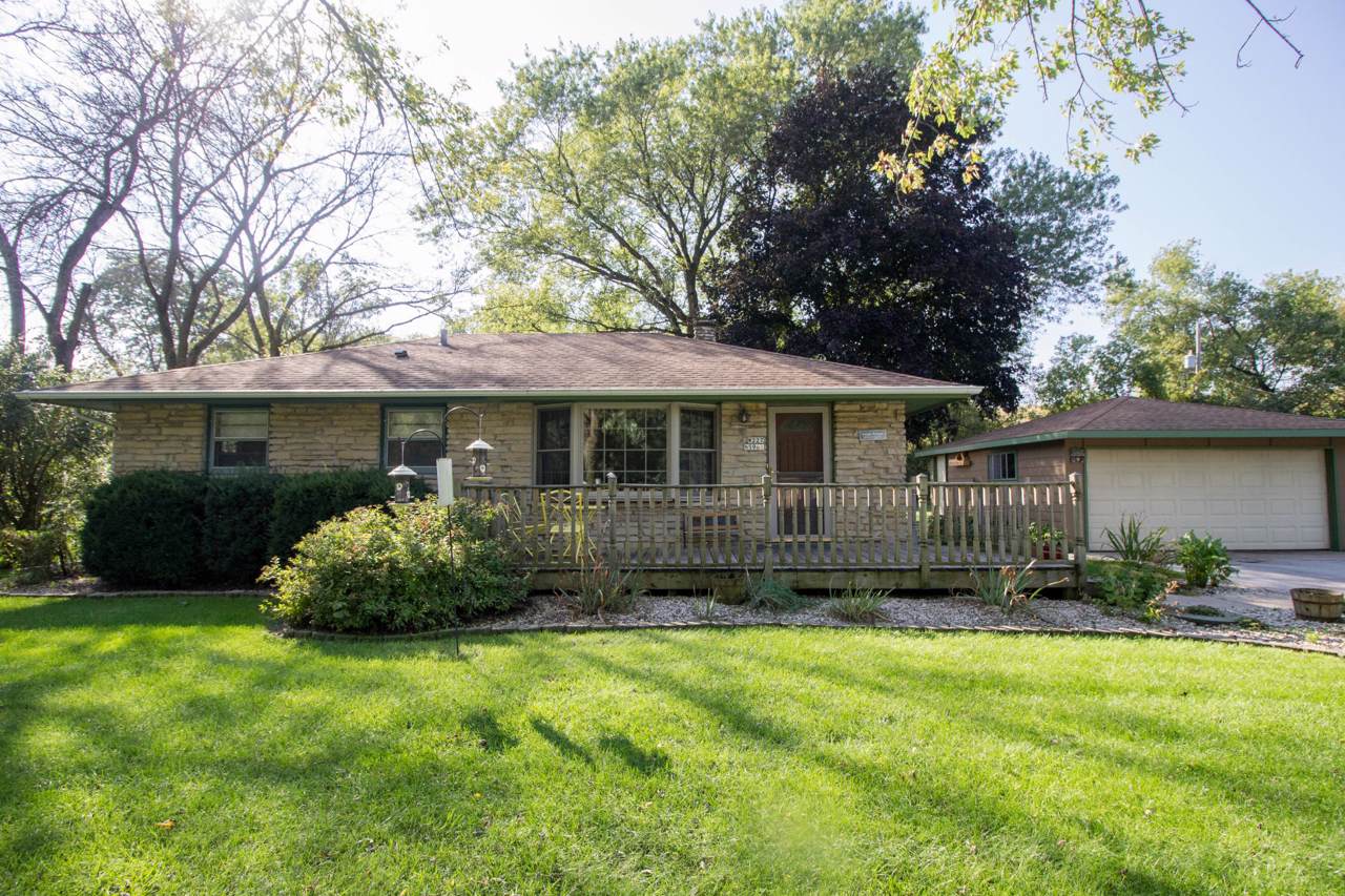 W227N5961 Lynwood Dr - Photo 1