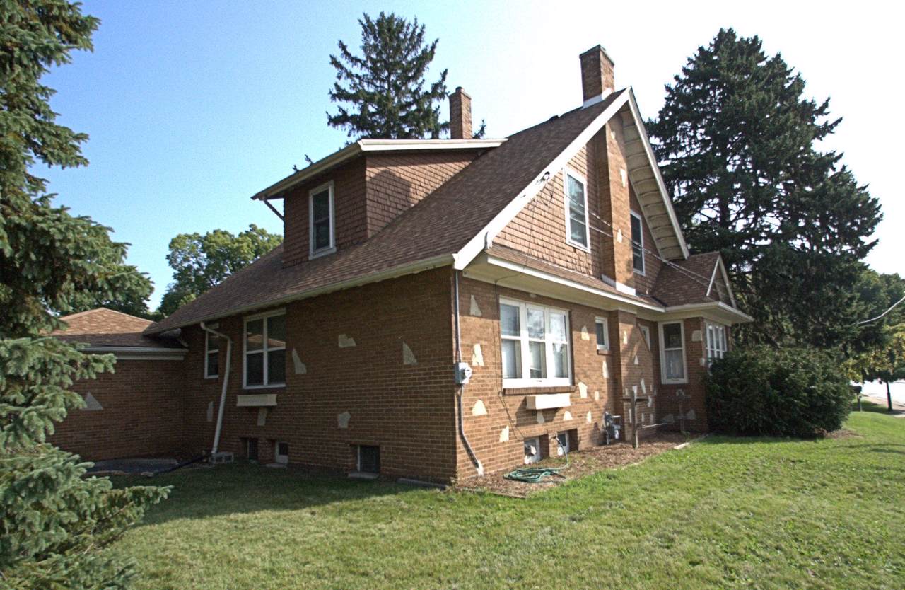 1000 Silver Spring Dr - Photo 1