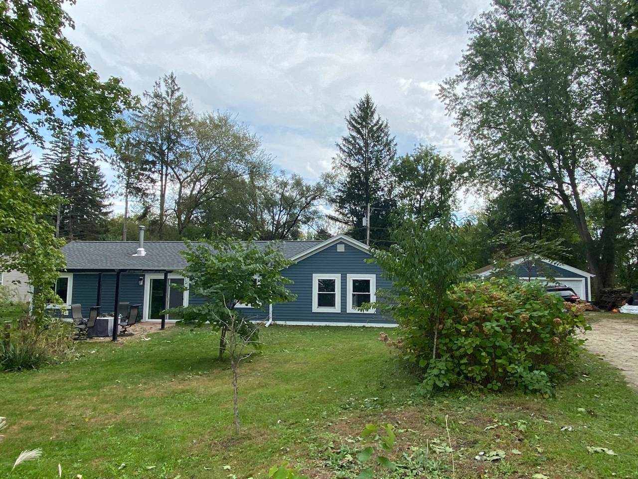 W377S3554 Lake Dr - Photo 1