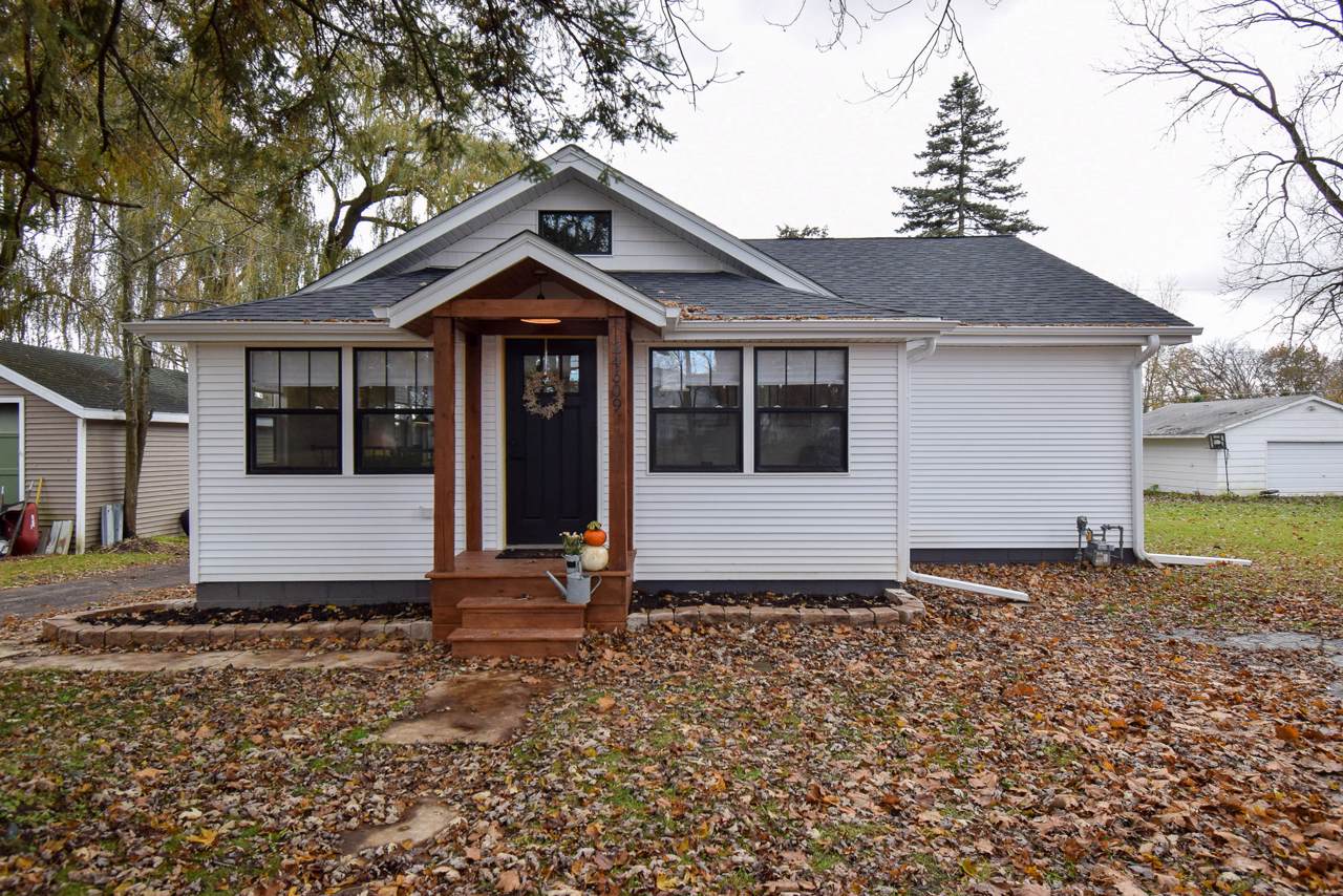 24609 Adams St - Photo 1