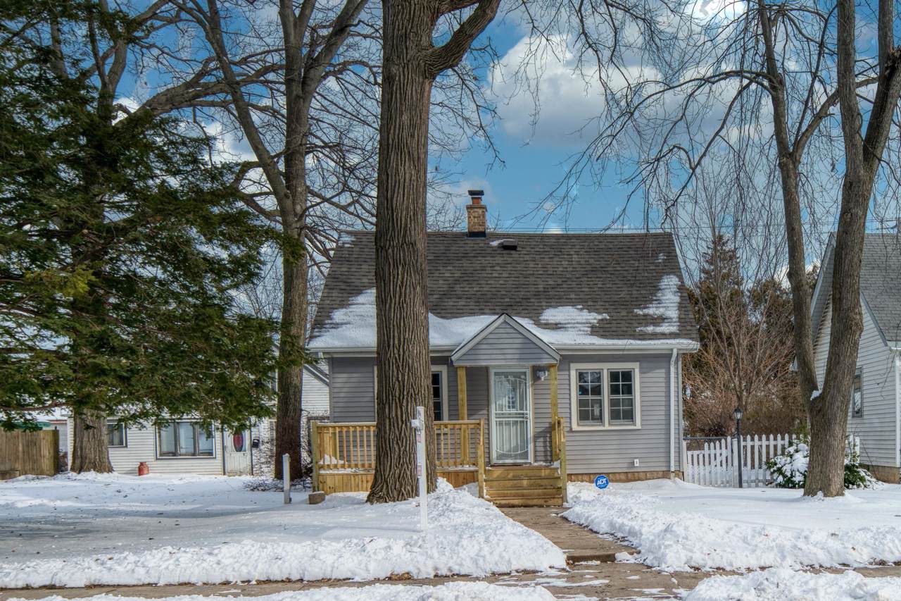 6928 Medford Ave - Photo 1