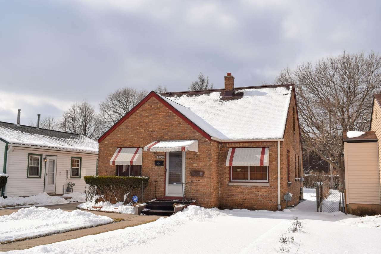 3333 3rd St - Photo 1