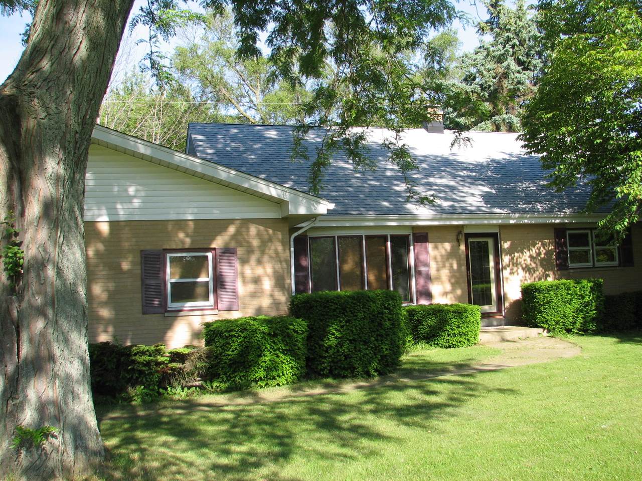1426 25th Ave - Photo 1