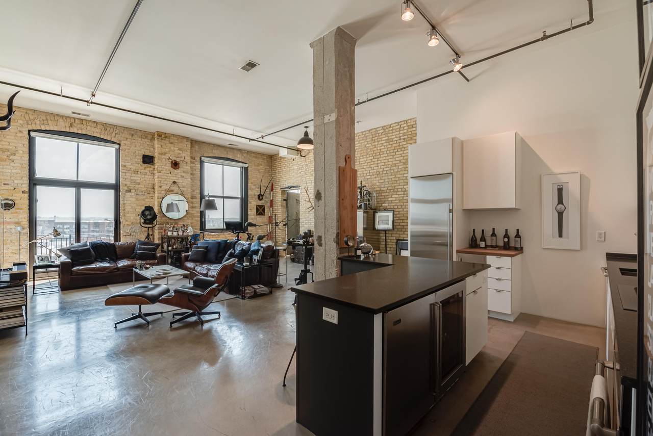 239 Chicago St - Photo 1