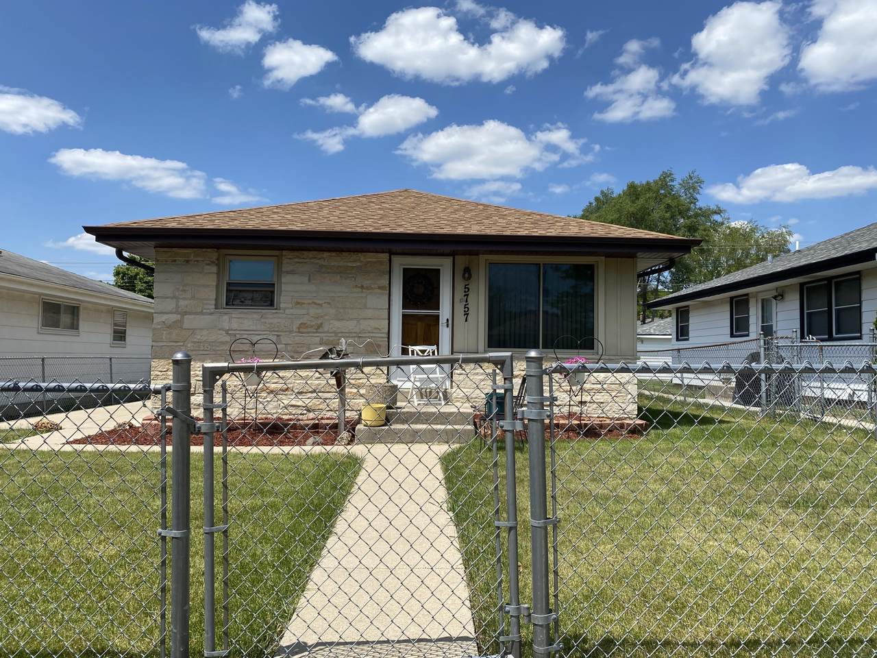 5757 96th St - Photo 1