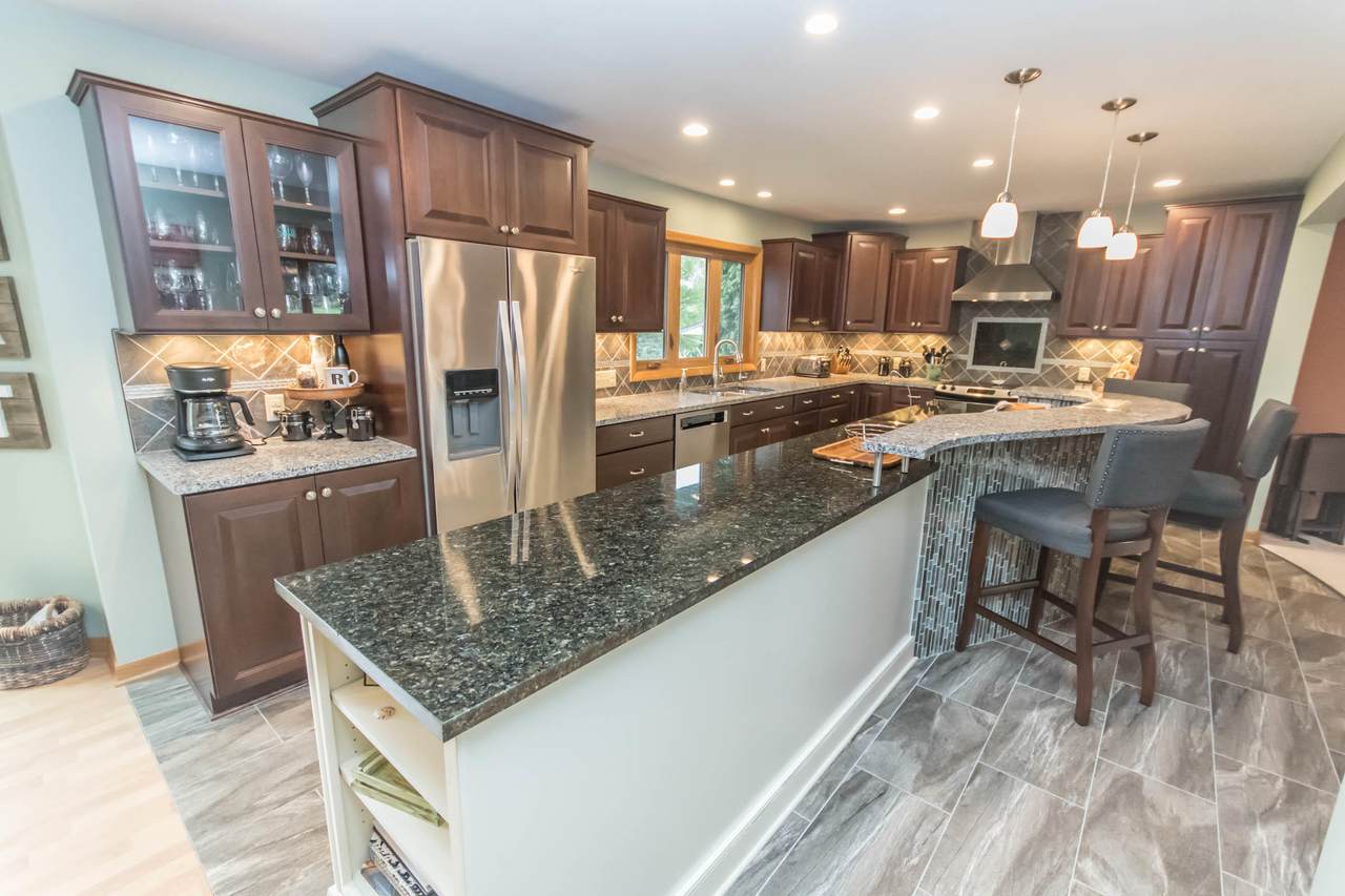 1080 Springdale Rd - Photo 1