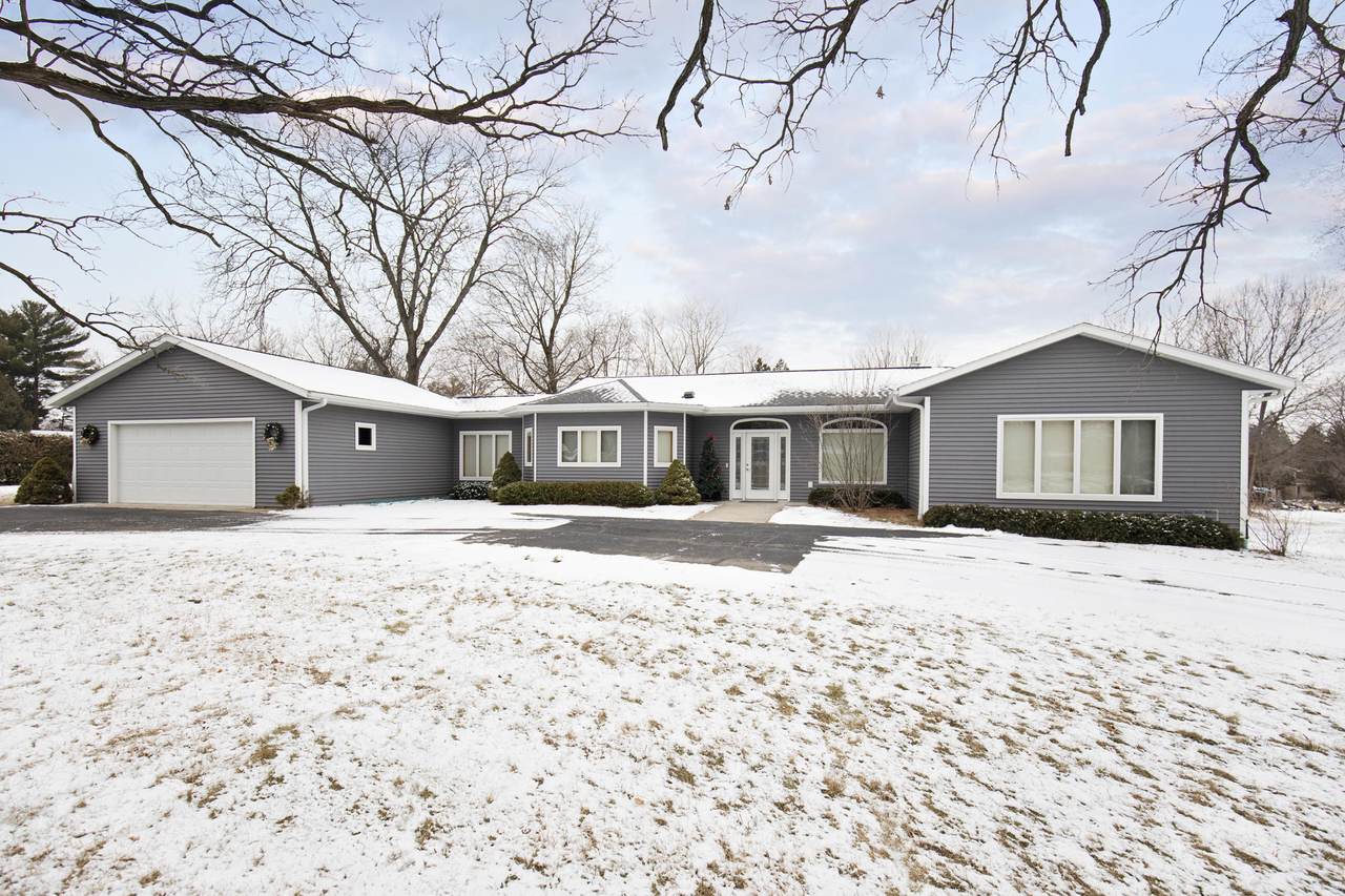 N1917 Main St - Photo 1