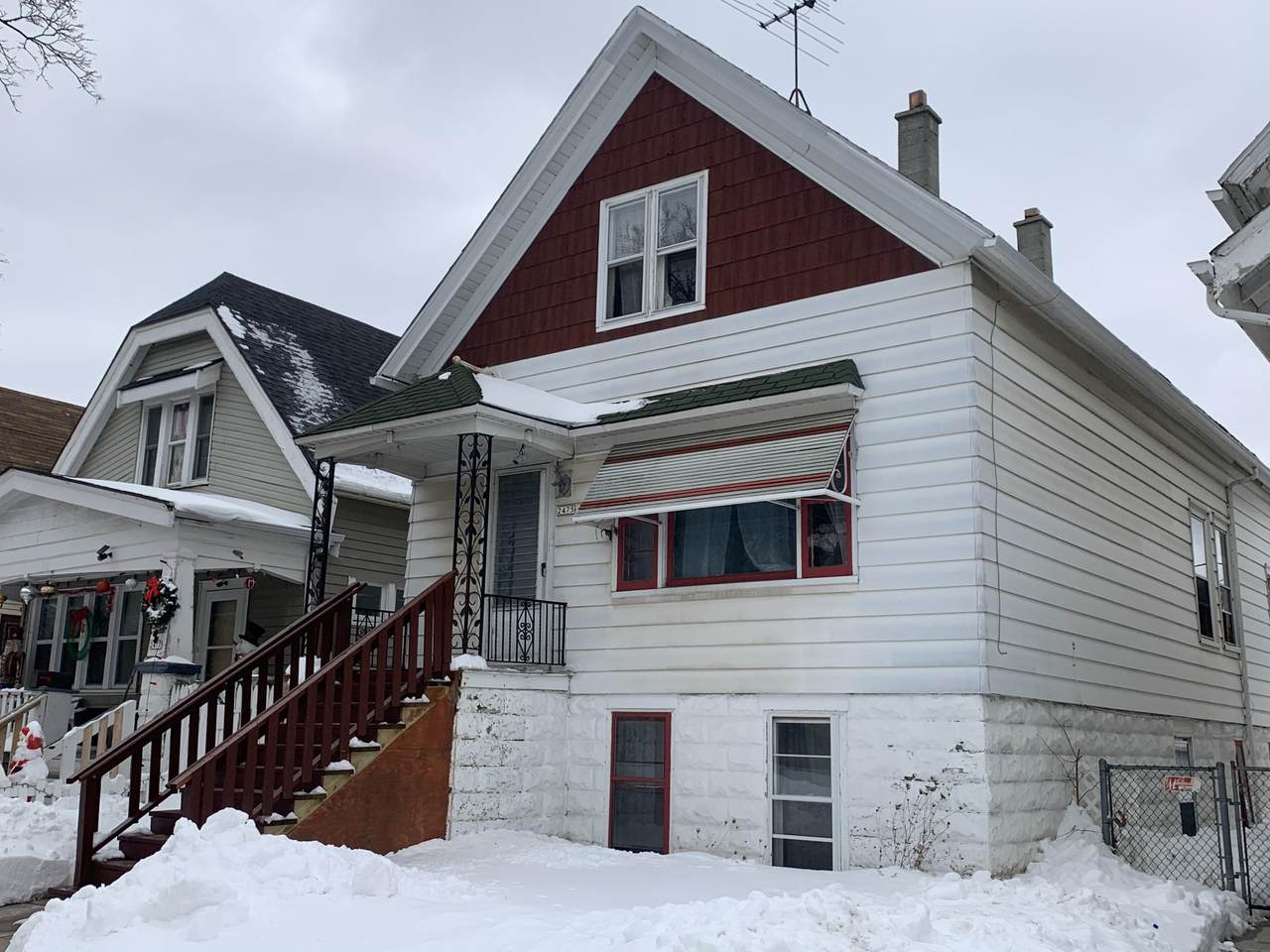 2475 9th St - Photo 1