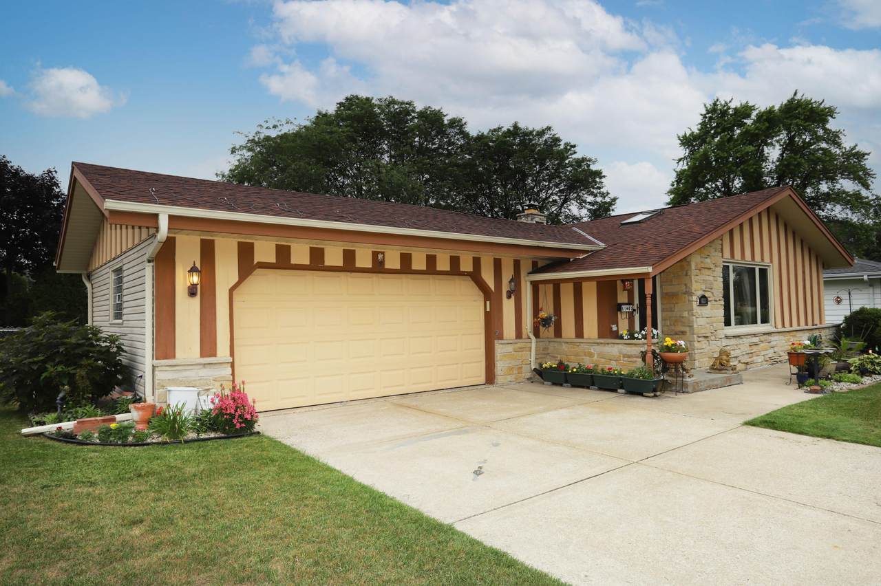 6103 Twin Oak Dr - Photo 1