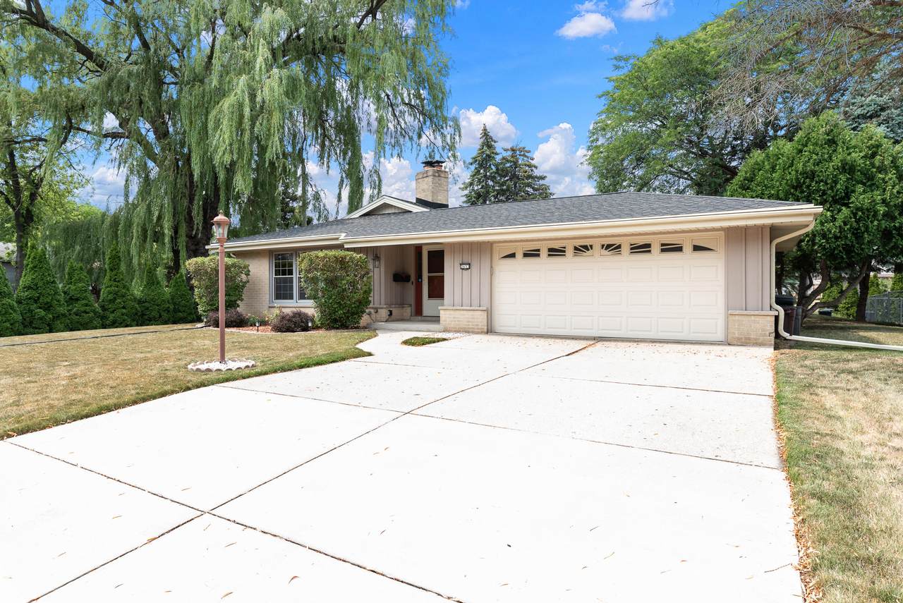 3653 52nd St - Photo 1