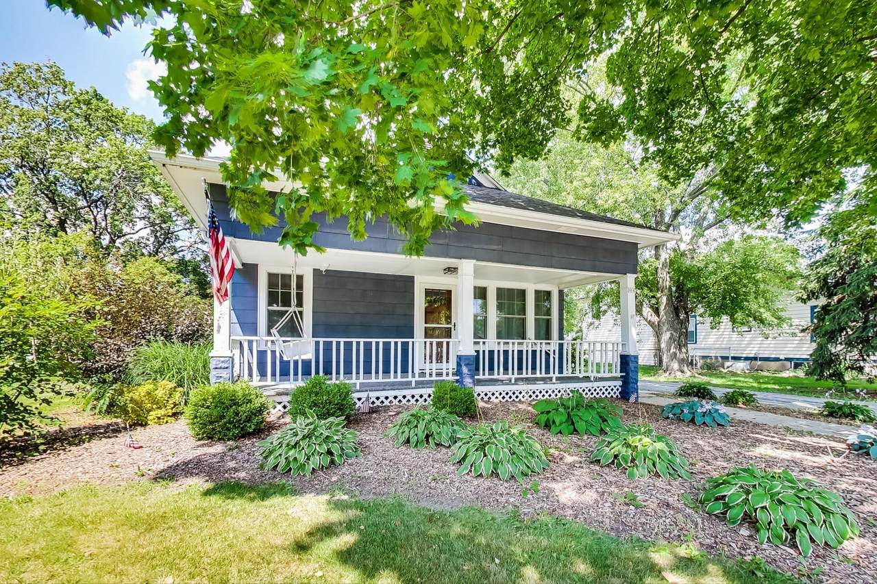 414 Kenosha St - Photo 1
