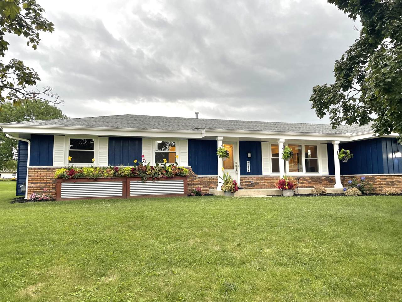4845 Abbott Ave - Photo 1