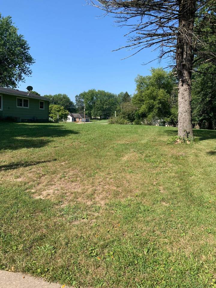 1017 Mitscher Ave - Photo 1