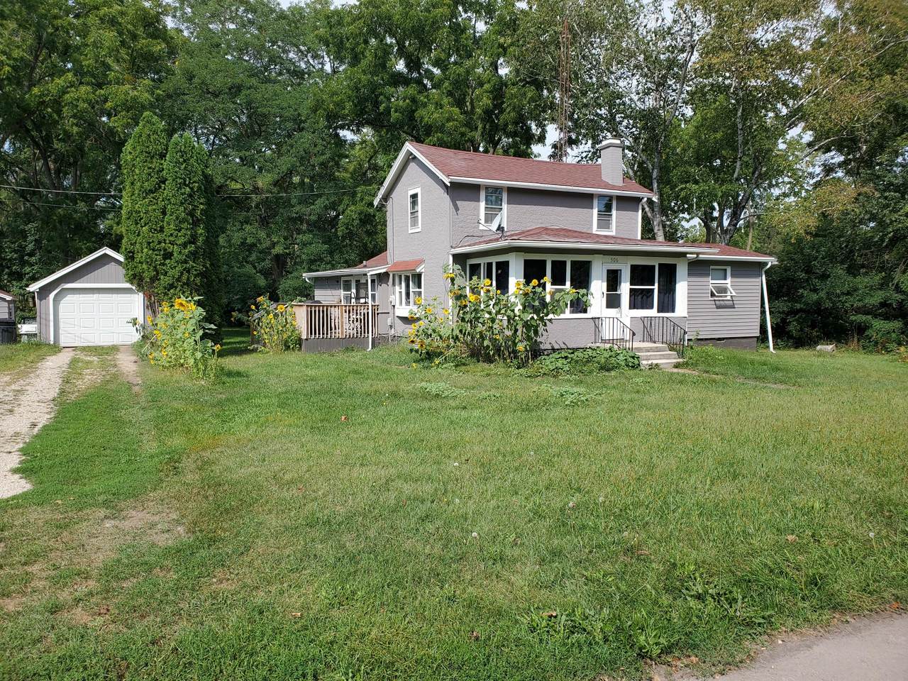 506 Third St - Photo 1