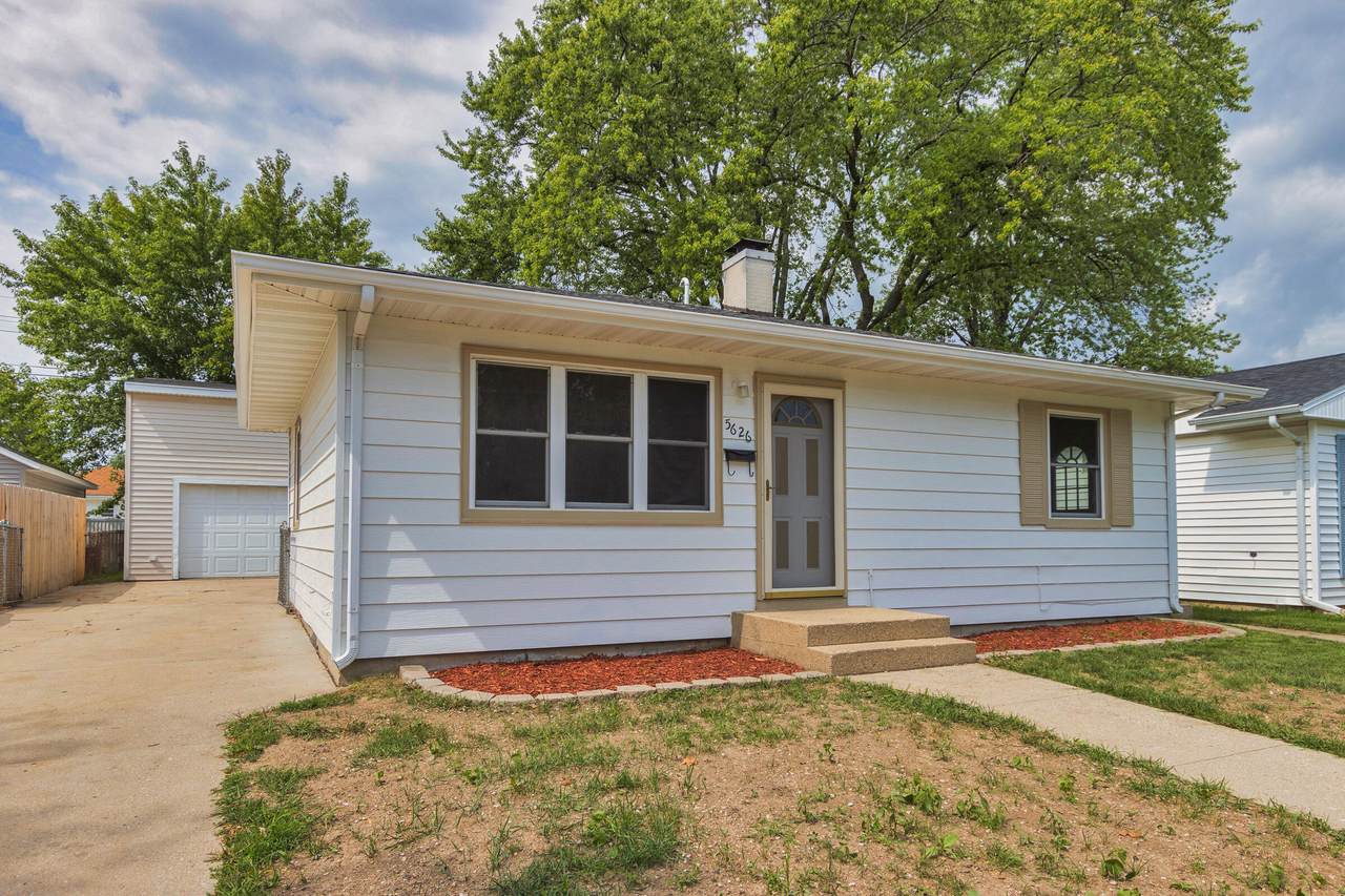 5626 44th Ave - Photo 1