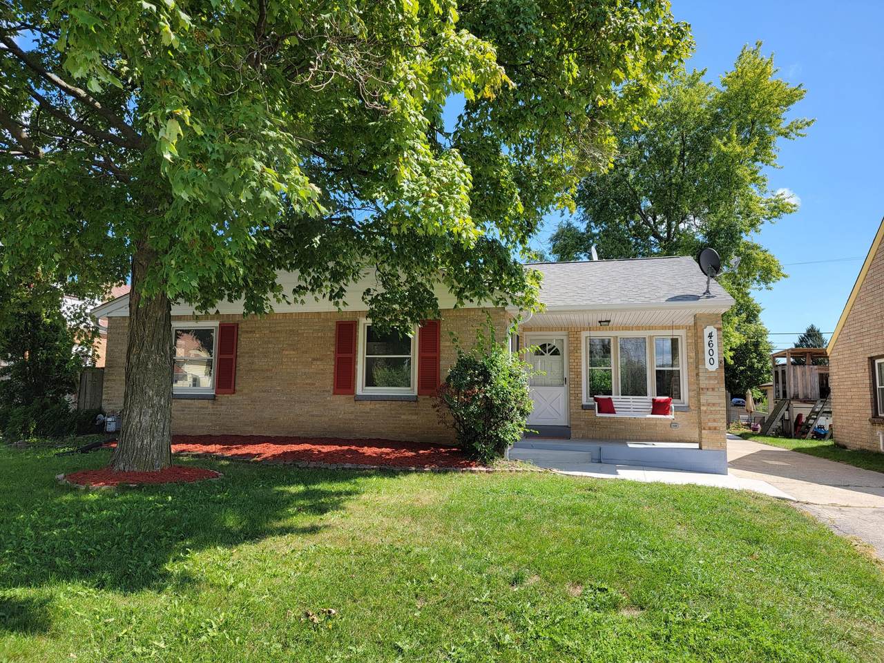 4600 Ahmedi Ave - Photo 1
