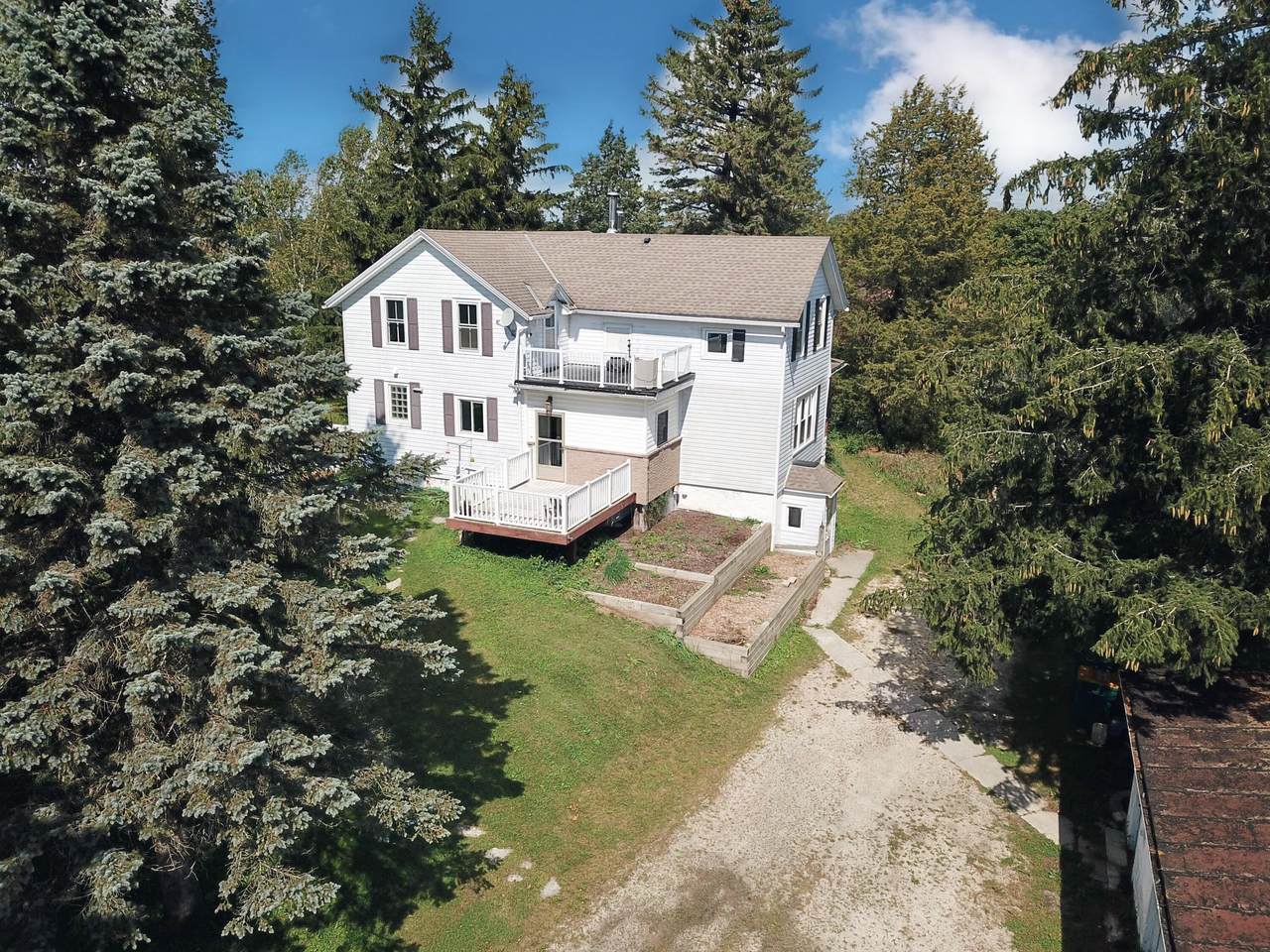 N136W15015 Bonniwell Rd - Photo 1